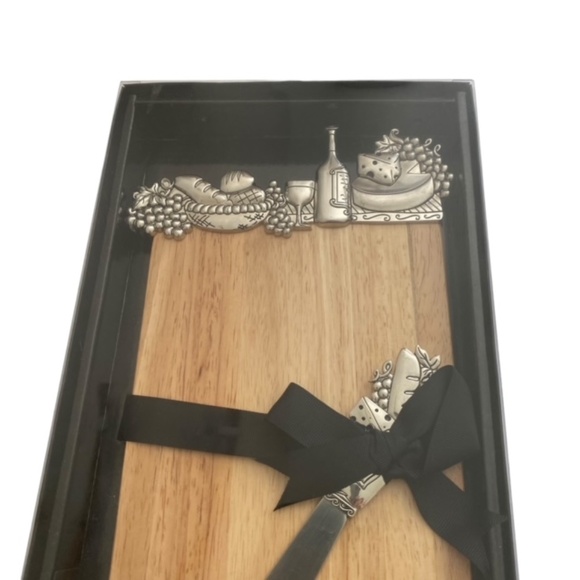 GANZ Wooden Silver Tone Cheeseboard and Spreader Set New in the Box - Picture 3 of 6